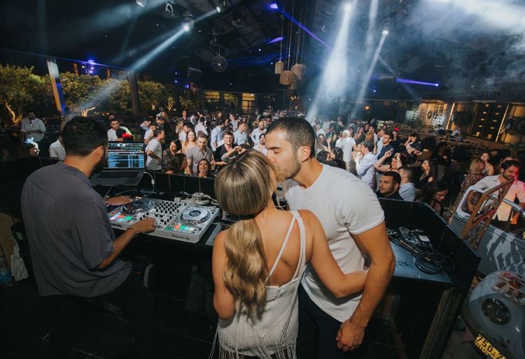 דיג'יי שים אותם ברמקולים, החתונה של חן בירון ודניאל בן עמי (צילום: עידן חסון) 