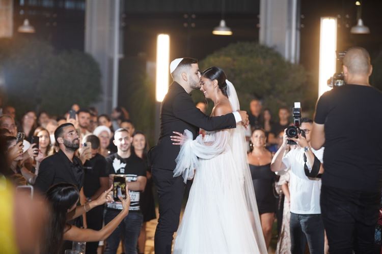 החתונה של יובל אילוק ואבירן עטיה&nbsp;(צילום: גל הפקות)