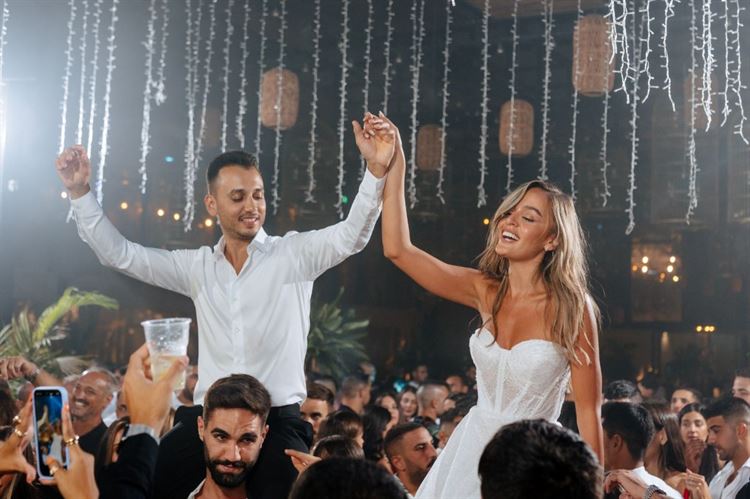 נראתה כמו נסיכה בחתונה - וגם ביום ההולדת שלמוחרת 13