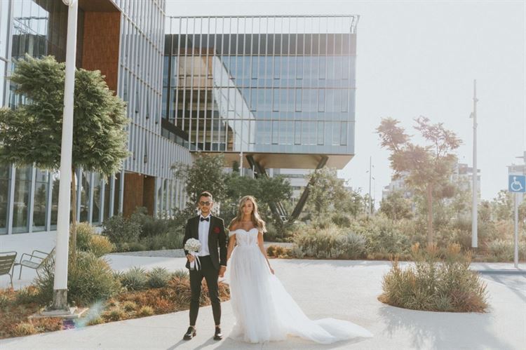 נראתה כמו נסיכה בחתונה - וגם ביום ההולדת שלמוחרת 12