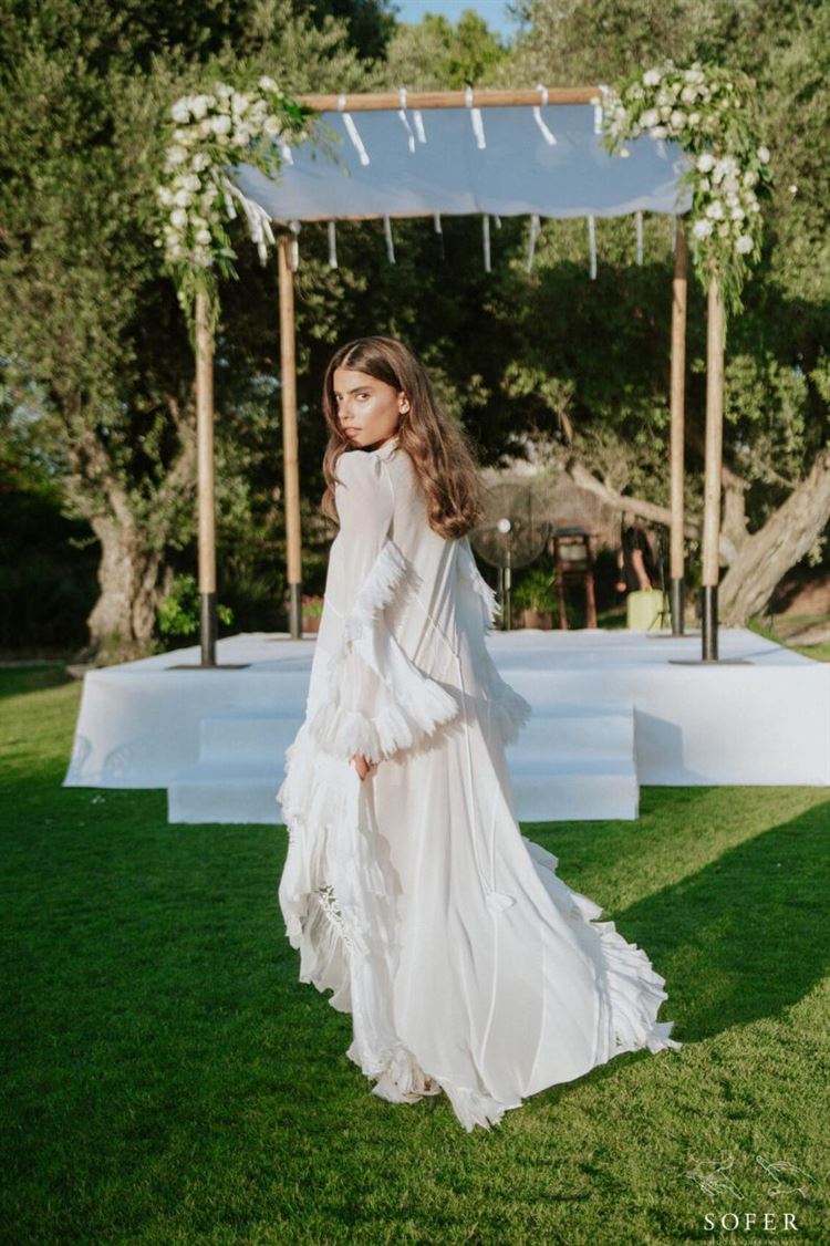 ספיר מוכנה לחתונה המרגשת (צילום: יניב סופר)