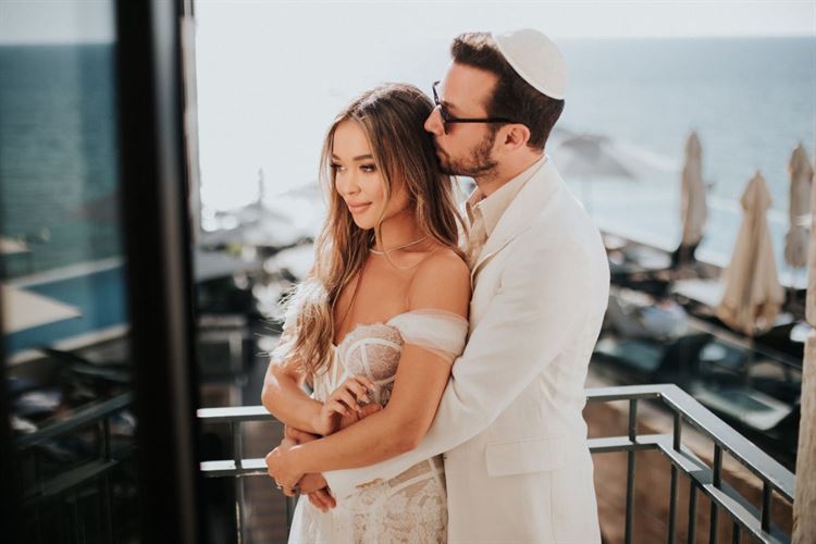 אבודים בדובאי: הצצה לחתונה המהממת של אנה וג'והן 2