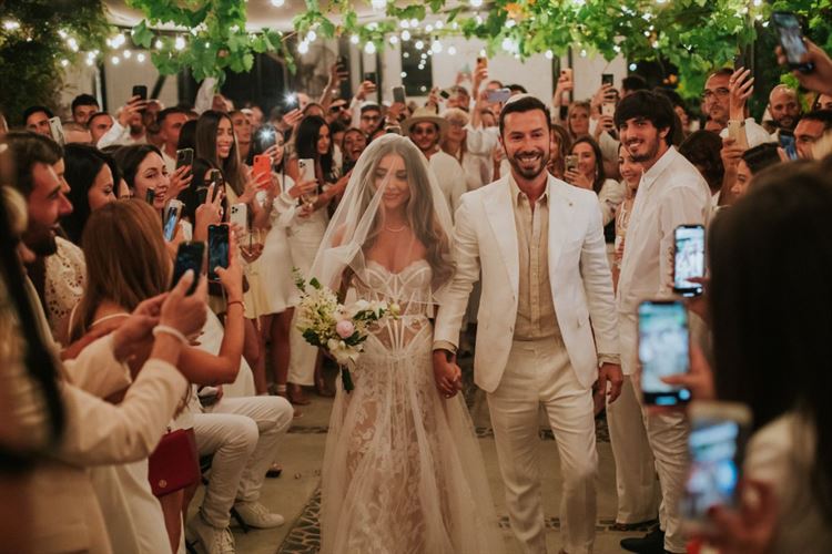 אבודים בדובאי: הצצה לחתונה המהממת של אנה וג'והן 13