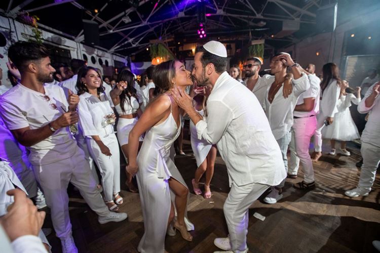 אבודים בדובאי: הצצה לחתונה המהממת של אנה וג'והן 18