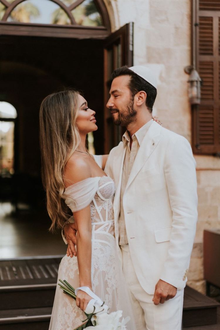 אבודים בדובאי: הצצה לחתונה המהממת של אנה וג'והן 14