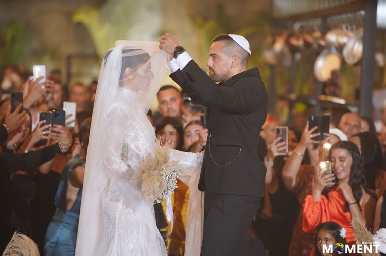 לינוי תפרה לעצמה שלוש שמלות כלה, והתוצאה מהפנטת 15