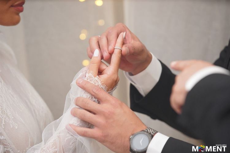 לינוי תפרה לעצמה שלוש שמלות כלה, והתוצאה מהפנטת 17