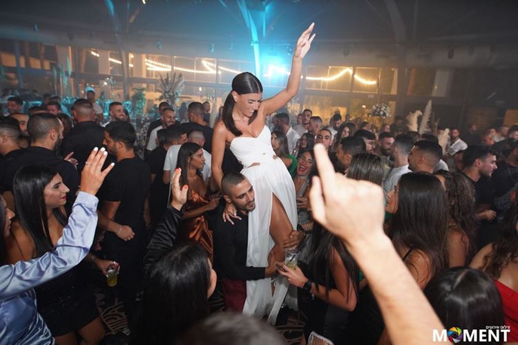 לינוי תפרה לעצמה שלוש שמלות כלה, והתוצאה מהפנטת 20