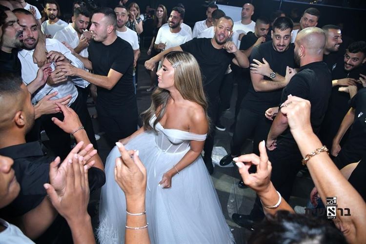 פסגת השיק: אי אפשר להתעלם משמלת הכלה הזו 9