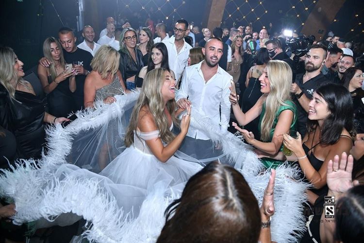 פסגת השיק: אי אפשר להתעלם משמלת הכלה הזו 12