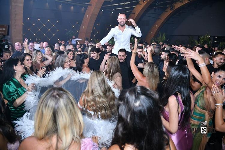 פסגת השיק: אי אפשר להתעלם משמלת הכלה הזו 14