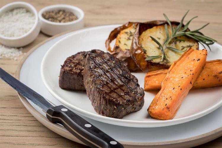 במפגש בין הים לשמש: מתחם האירועים "קאסטלו" 16