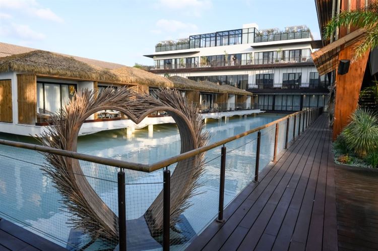 אווירה קאריבית במתחם קאי (צילום: אלון גרובר)