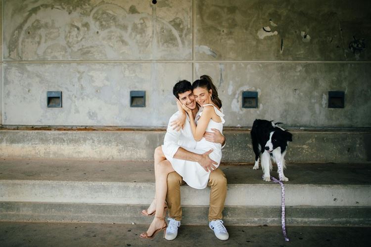 לא בדיוק בעניין של דברים בומבסטיים - וגם הצעת הנישואים לא היתה כזאת, יאנה וניר (צילום: שי שחר)