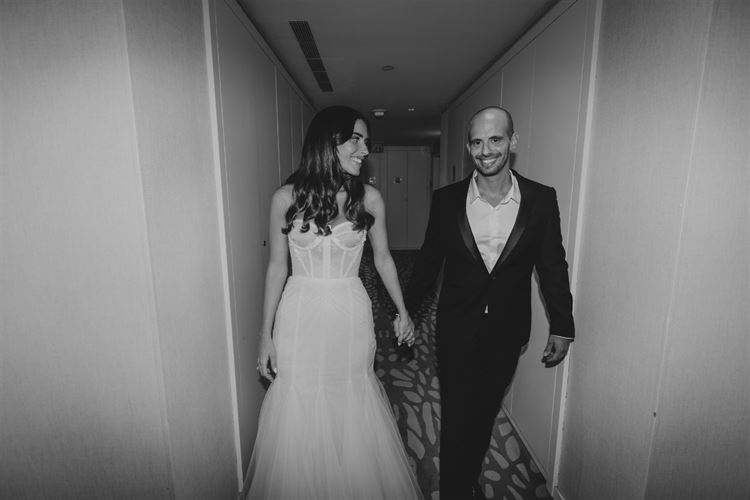 כמו סצנה מאגדה: הכלה שכבשה אותנו ממבט ראשון 2