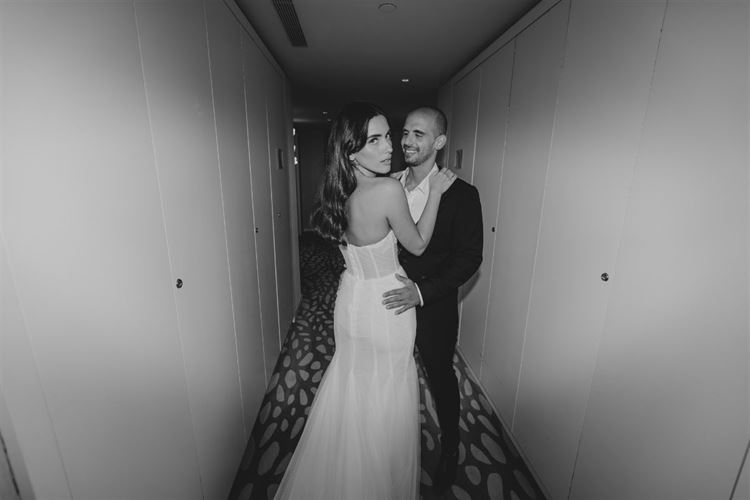 כמו סצנה מאגדה: הכלה שכבשה אותנו ממבט ראשון 11