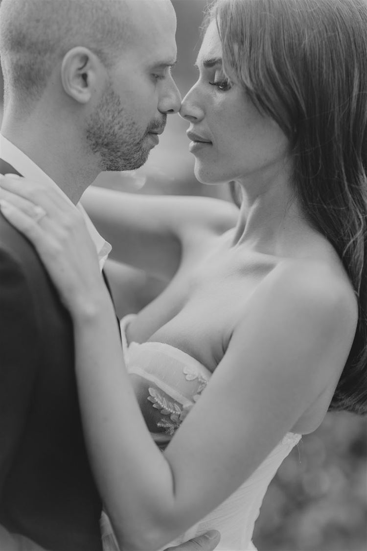 כמו סצנה מאגדה: הכלה שכבשה אותנו ממבט ראשון 21