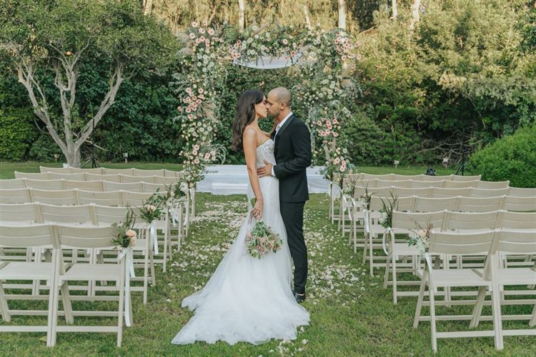 כמו סצנה מאגדה: הכלה שכבשה אותנו ממבט ראשון 24