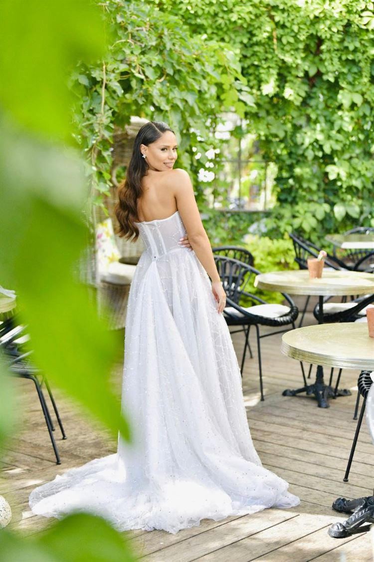 יפיפייה בלבן, נוי (צילום: ג'ירף הפקות)