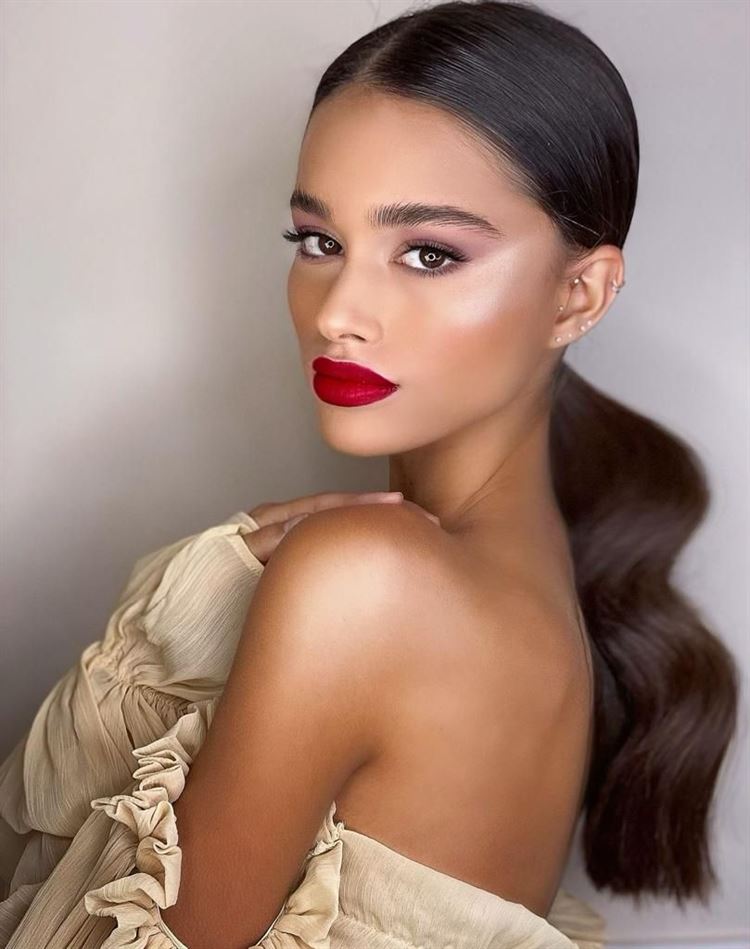 המחזיק בשרביט: יום בחייו של כוכב הביוטי הישראלי 6