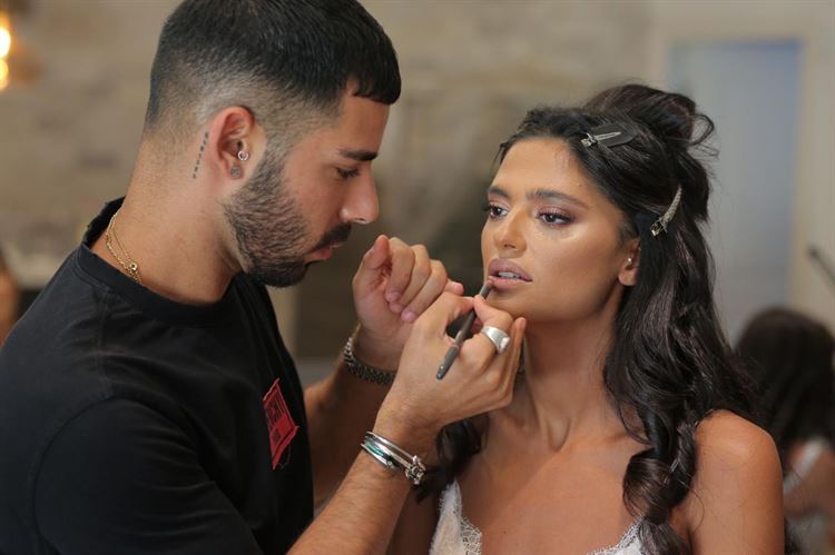 איפור ושיער לפני החתונה (צילום: גל הפקות)