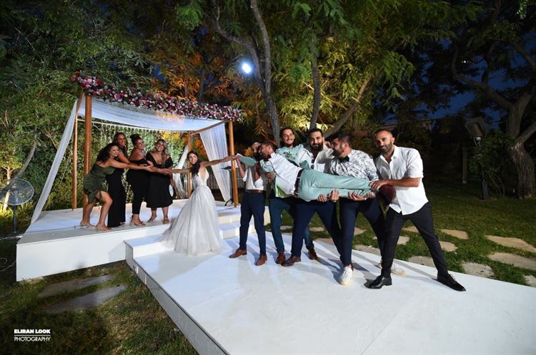 על אהבות וזנבות: חתונה מנביחה ראשונה 18