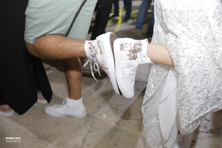 על אהבות וזנבות: חתונה מנביחה ראשונה 19