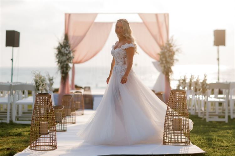 עם תפאורה מושלמת וצבעים של שקיעה - החתונה הרומנטית של שני ועידו 2