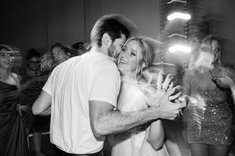 עם תפאורה מושלמת וצבעים של שקיעה - החתונה הרומנטית של שני ועידו 16