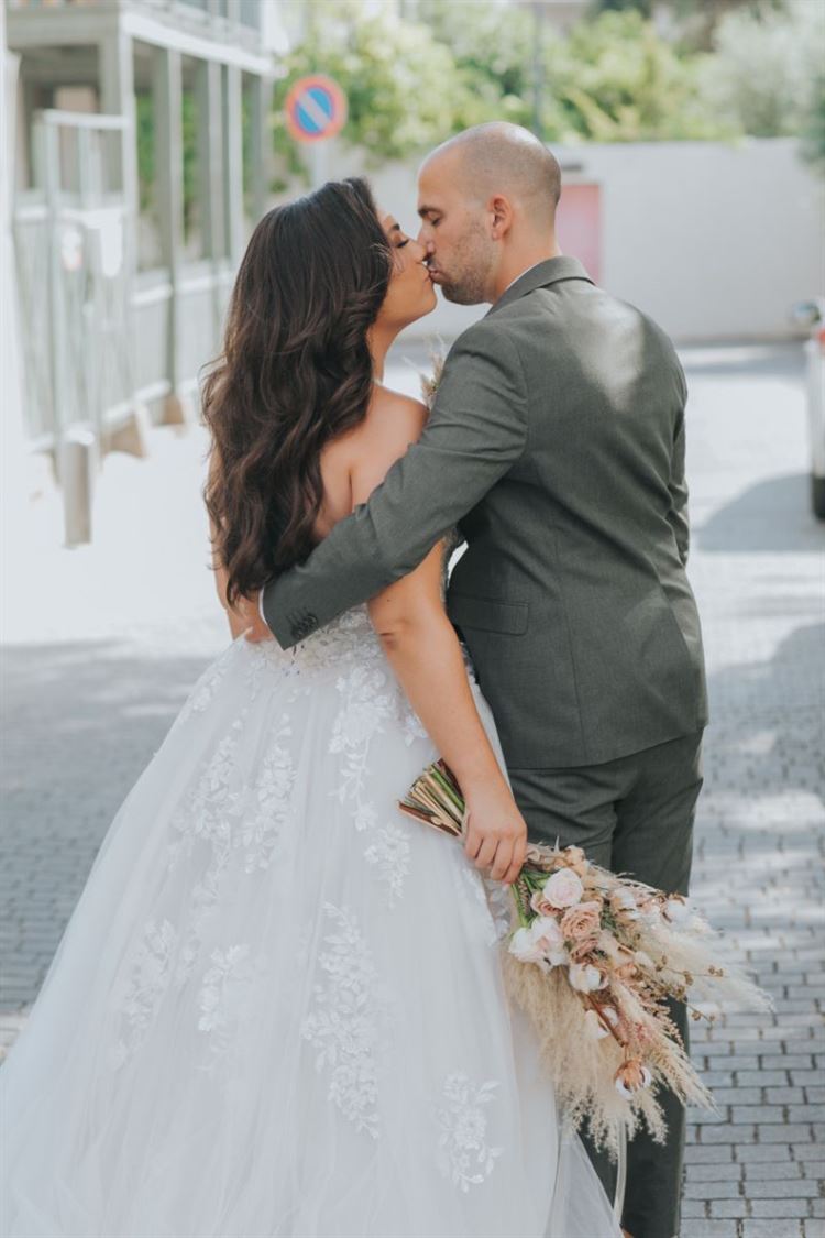 כל פרח במקום: כך נראית חתונה של ארכיטקטית 19