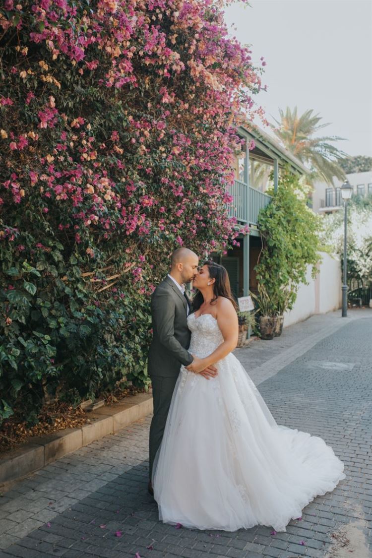 כל פרח במקום: כך נראית חתונה של ארכיטקטית 23