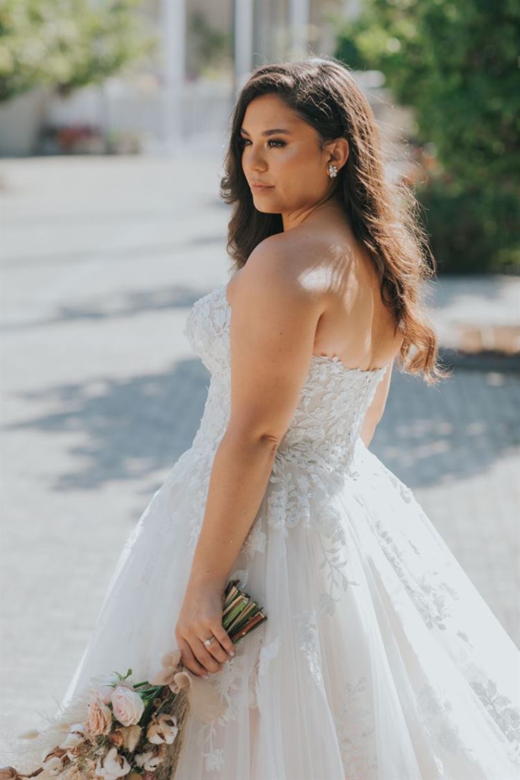 כל פרח במקום: כך נראית חתונה של ארכיטקטית 26