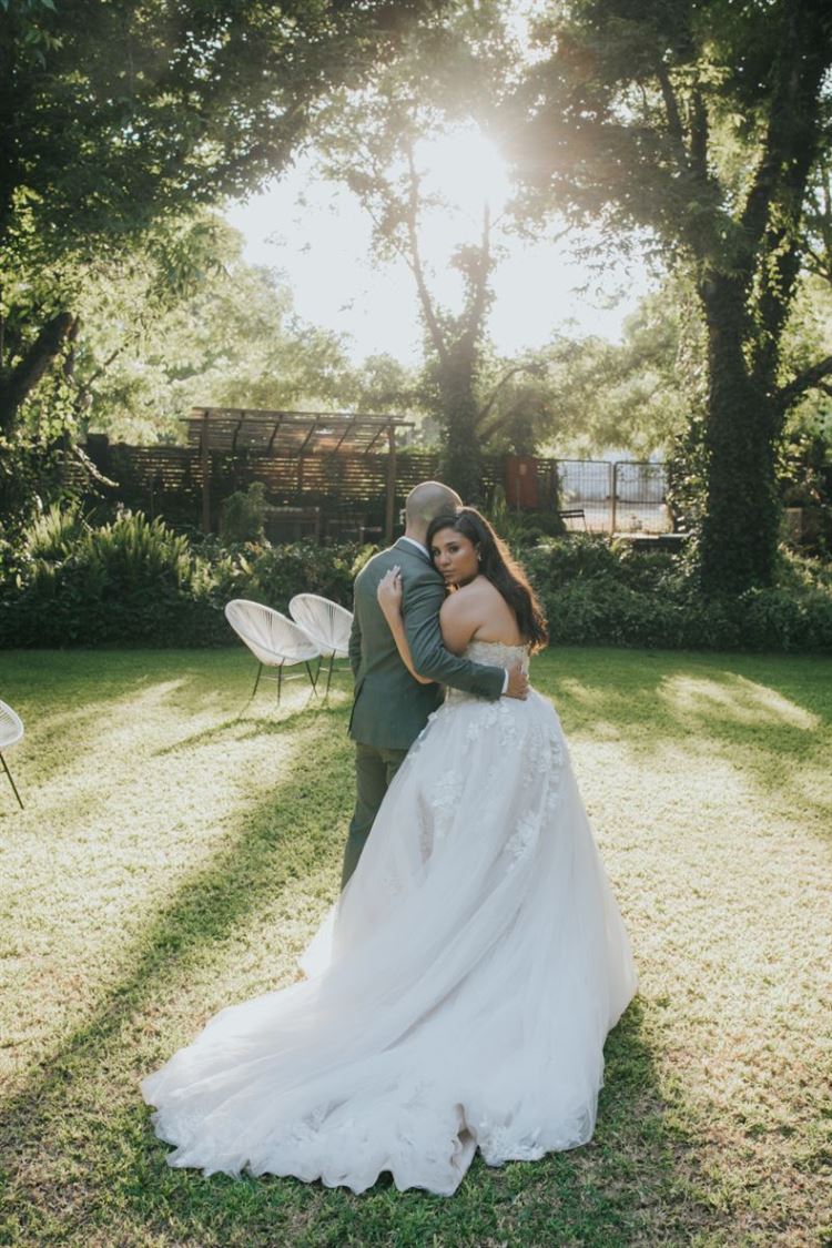 כל פרח במקום: כך נראית חתונה של ארכיטקטית 31