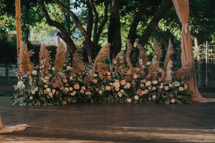 כל פרח במקום: כך נראית חתונה של ארכיטקטית 52