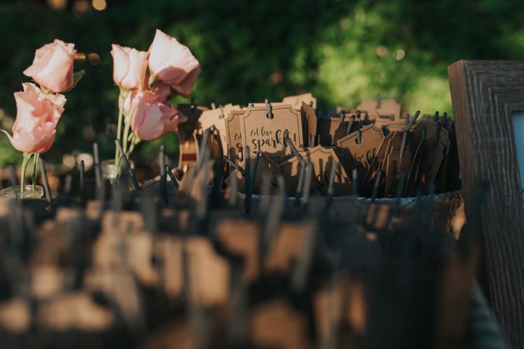 כל פרח במקום: כך נראית חתונה של ארכיטקטית 53