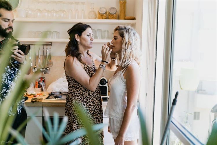 בשמלה לבנה בשוק לוינסקי: הכלה שהעזה להתחיל עם פלורנטין 4