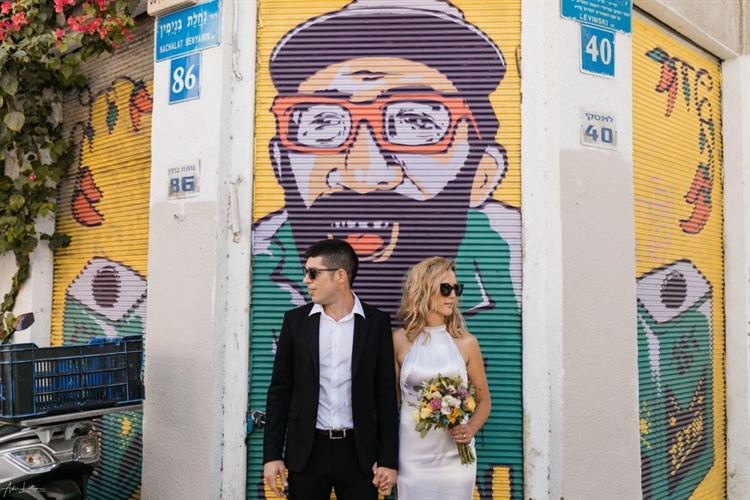 בשמלה לבנה בשוק לוינסקי: הכלה שהעזה להתחיל עם פלורנטין 14