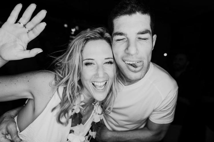 בשמלה לבנה בשוק לוינסקי: הכלה שהעזה להתחיל עם פלורנטין 19