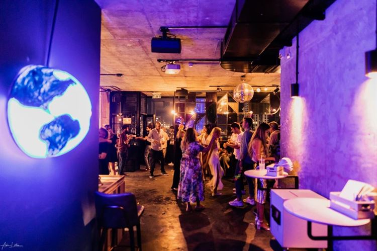 בשמלה לבנה בשוק לוינסקי: הכלה שהעזה להתחיל עם פלורנטין 20