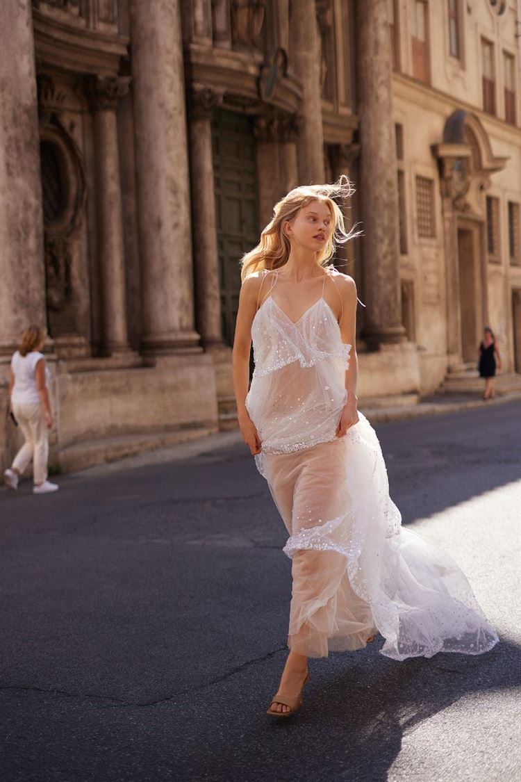 היישר משבוע האופנה לכלות NY: הקולקציה של ליז מרטינז 24