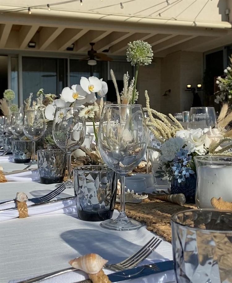 כבשה את קיסריה ואת תל אביב עם שמלות כלה שקלעו בול 15