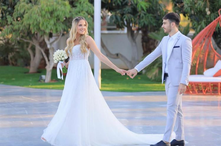 בשמלת כלה של מעצבת שמלות הכלה לי גרבנאו (צילום: ברצי)