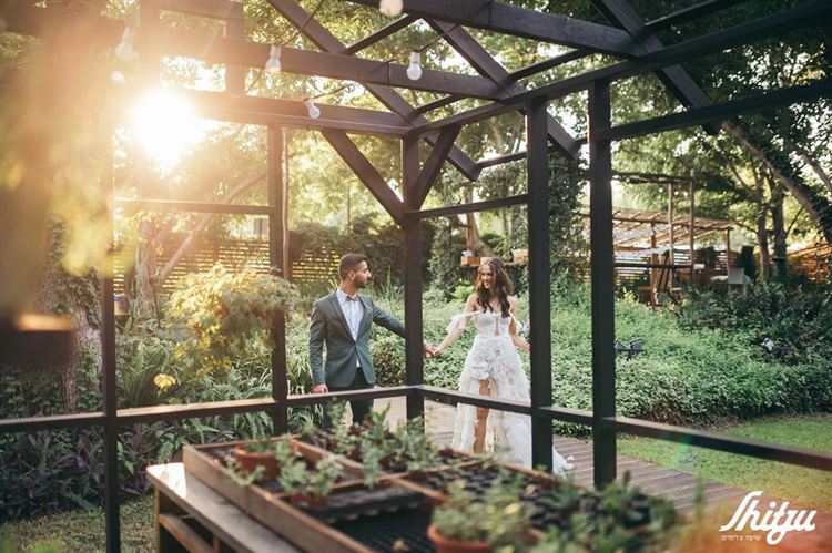 בגוונים של אהבה: חתונת הטבע של אסתר ורון 14