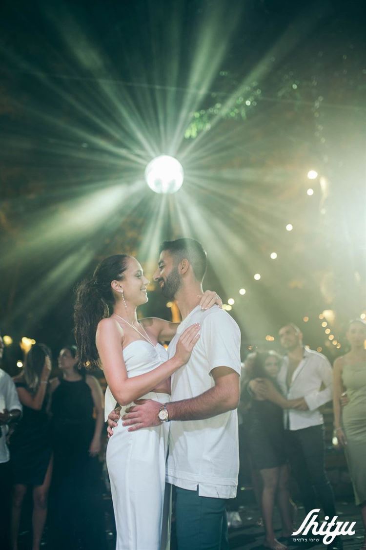 בגוונים של אהבה: חתונת הטבע של אסתר ורון 25