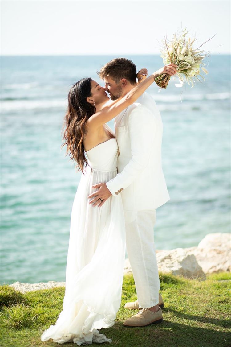 חווה בלבן: חתונת ה"ברנינג מן" של כוכבת לוציפר 13