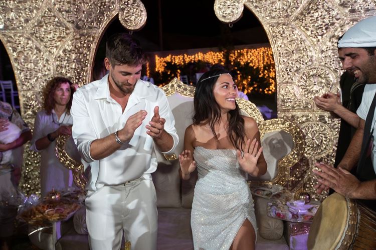 חווה בלבן: חתונת ה"ברנינג מן" של כוכבת לוציפר 35