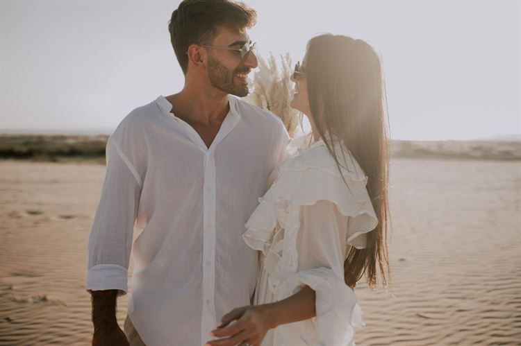 עם מבט כובש ושסע מושלם: הכלה שמזניקה את מדד הסטייל 2