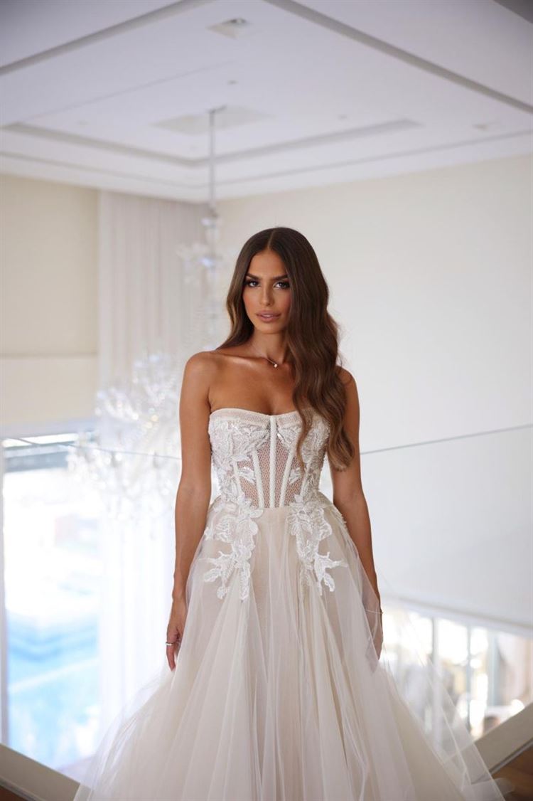 אור זרקורים: החתונה של המשפיענית שיר ממן 3