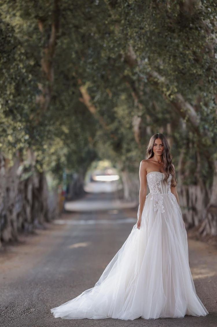 אור זרקורים: החתונה של המשפיענית שיר ממן 11