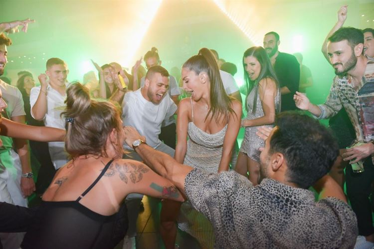 אור זרקורים: החתונה של המשפיענית שיר ממן 18